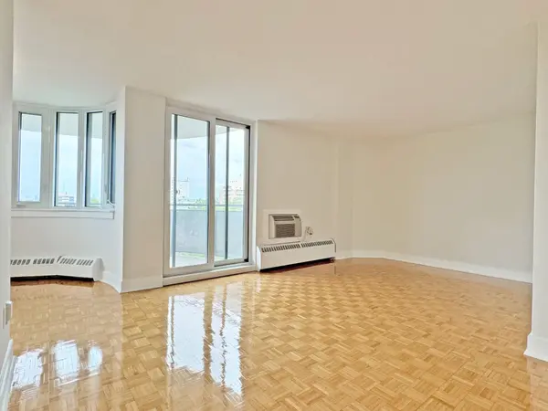 485 Huron ST #403, Toronto C02, ON M5R 2R5