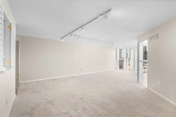 10 Tichester RD #1006, Toronto C03, ON M5P 3M4