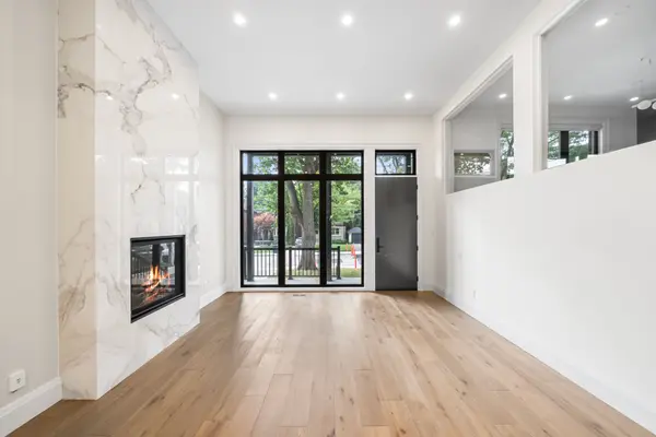 66 Parkhurst BLVD, Toronto C11, ON M4G 2E2