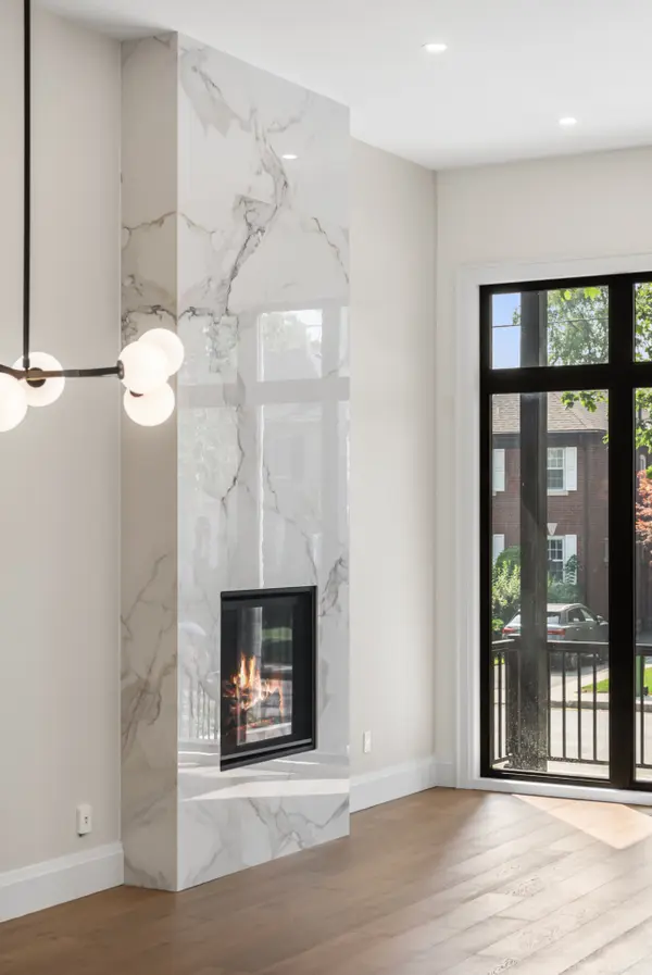 66 Parkhurst BLVD, Toronto C11, ON M4G 2E2