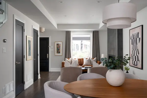 77 Dearbourne AVE, Toronto E01, ON M4K 1M6