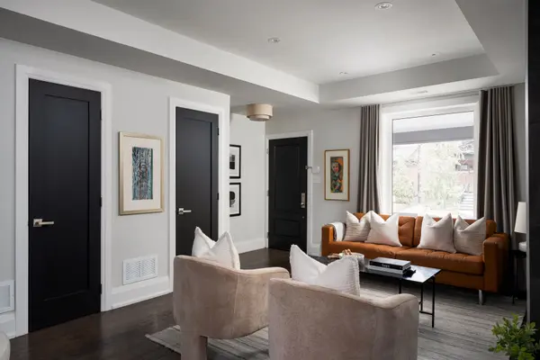 77 Dearbourne AVE, Toronto E01, ON M4K 1M6