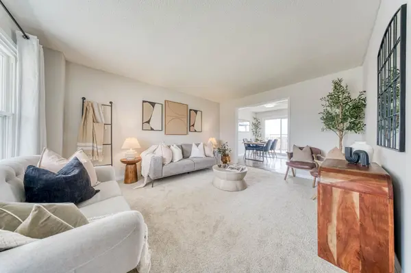 1323 Fenelon CRES, Oshawa, ON L1J 6G2