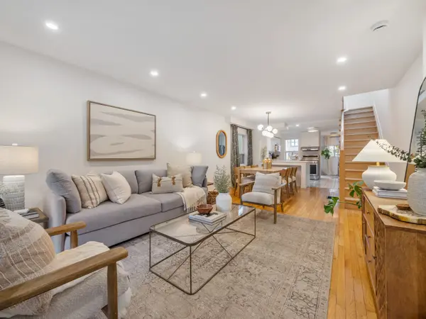 38 Larchmount AVE, Toronto E01, ON M4M 2Y7