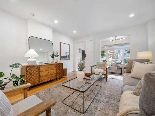 38 Larchmount AVE, Toronto E01, ON M4M 2Y7