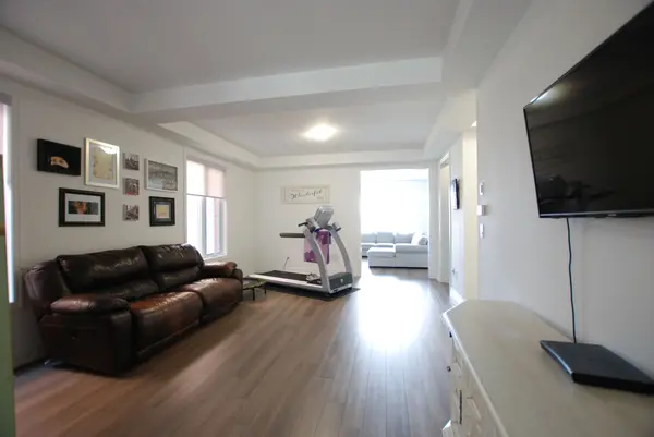 45 Frank Kelly DR, East Gwillimbury, ON L9N 0V2