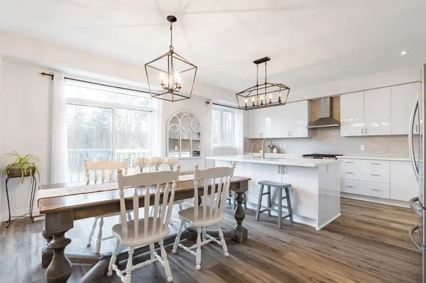 184 Brownley LN, Essa, ON L0M 1B6