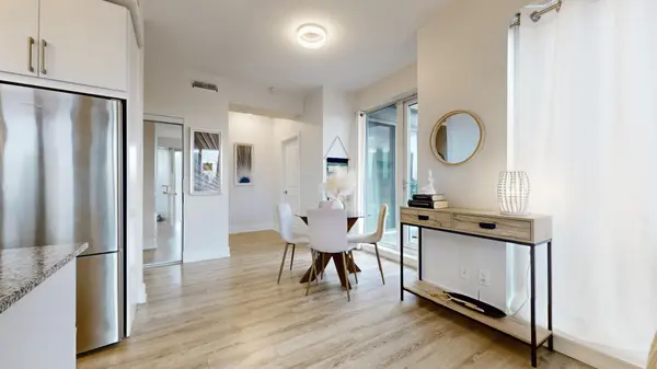 9600 Yonge ST #207, Richmond Hill, ON L4C 0X3