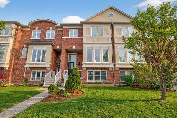 193 Zokol DR, Aurora, ON L4G 0B8