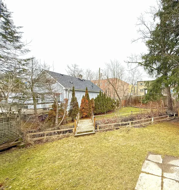 83 Temperance ST, Aurora, ON L4G 2R1