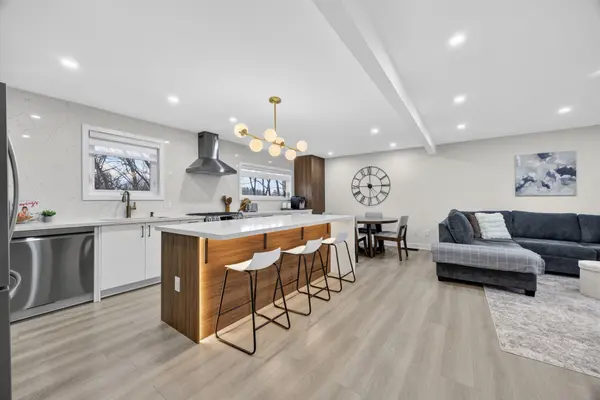 5 John ST, Adjala-tosorontio, ON L0G 1L0