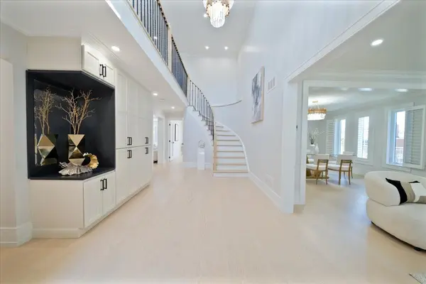 157 Jeanne DR, Vaughan, ON L4L 1X8