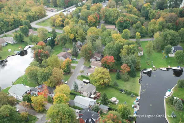 40 Ridge AVE, Ramara, ON L0K 1B0