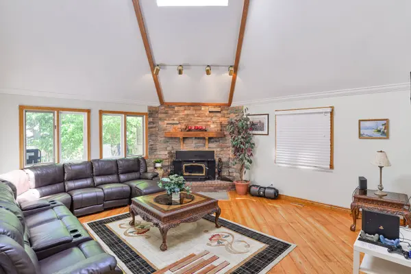 40 Ridge AVE, Ramara, ON L0K 1B0