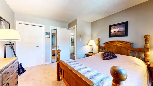 74 Telfer RD, Collingwood, ON L9Y 4S2