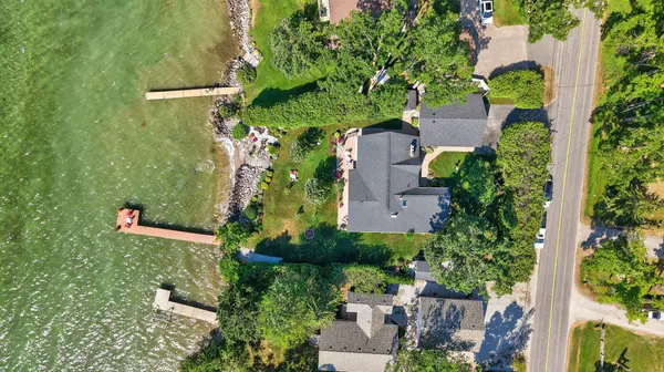 7 Lakeshore RD E, Oro-medonte, ON L0L 2E0