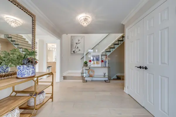 1005 Fair Birch DR, Mississauga, ON L5H 1M4