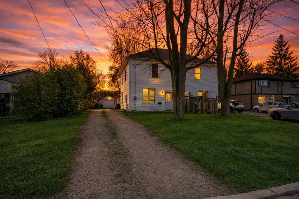 126 Poplar AVE, Halton Hills, ON L7J 2E2