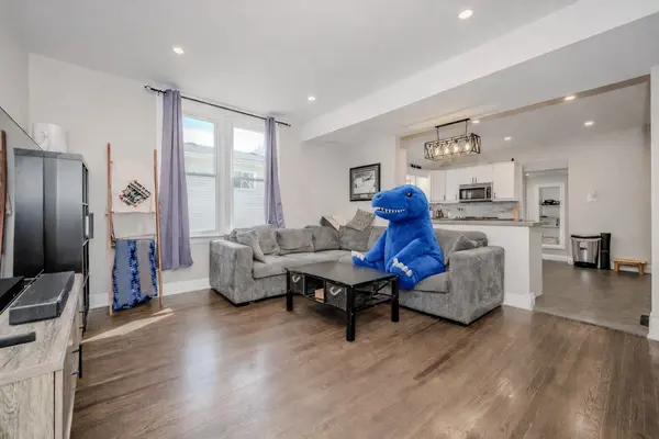 126 Poplar AVE, Halton Hills, ON L7J 2E2