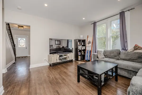 126 Poplar AVE, Halton Hills, ON L7J 2E2