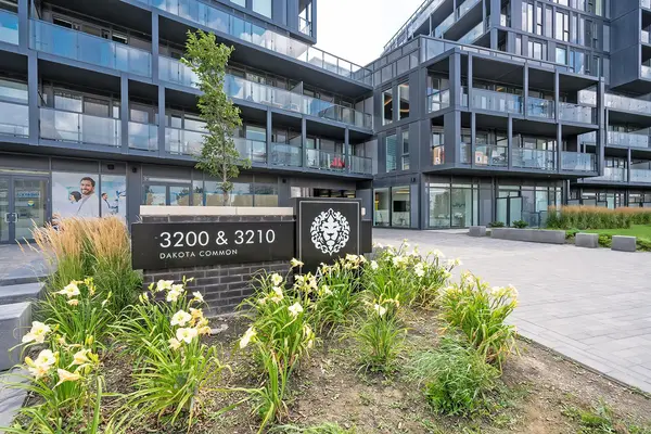 3210 Dakota Common #A106, Burlington, ON L7M 2A8