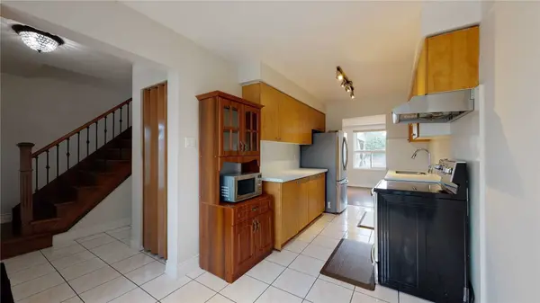 44 Elmstead CT, Brampton, ON L6Y 4C2