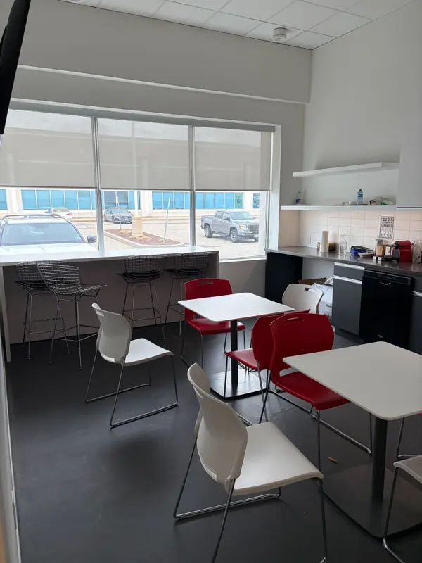 3550 Laird RD #Unit 3, Mississauga, ON L5L 5Z7