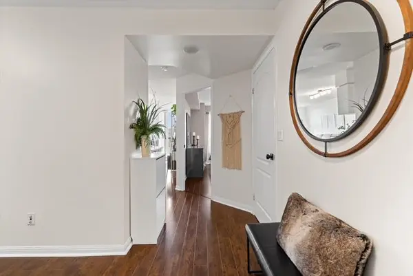 1150 Parkwest PL #207, Mississauga, ON L5E 3K4