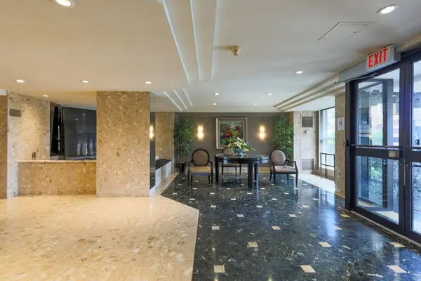 6 Humberline DR #218, Toronto W10, ON M9W 6X8