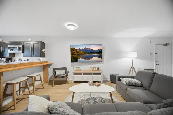 4003 Kilmer DR #305, Burlington, ON L7M 4M1