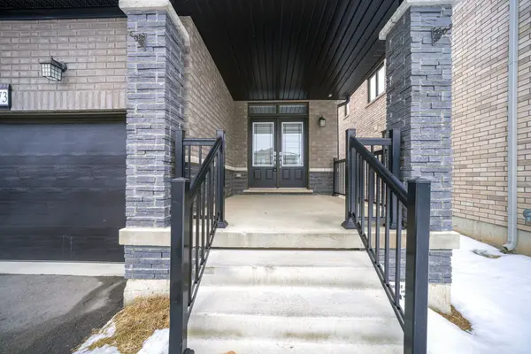 73 Sundin DR, Haldimand, ON N3W 0H3