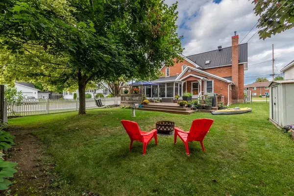 256 A&B Flora ST, Carleton Place, ON K7C 3M4