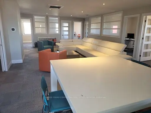 1877 Merivale RD #Second Floor, Country Place - Pineglen - Crestview And Area, ON K2G 1E5