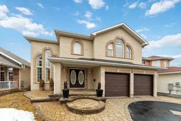38 Penrith ST, Kanata, ON K2W 1E5