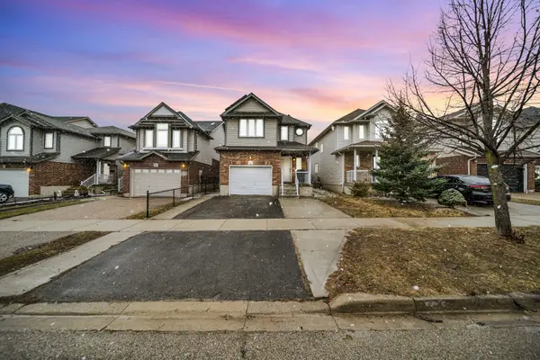 51 Seabrook DR, Kitchener, ON N2R 1Y1