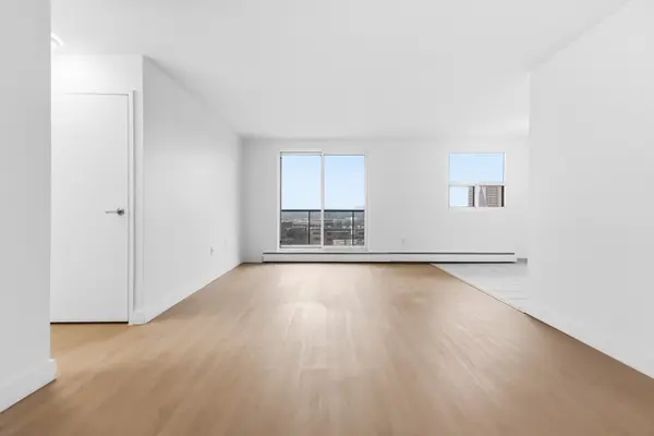 498 Queens AVE #802, London East, ON N6B 3K9