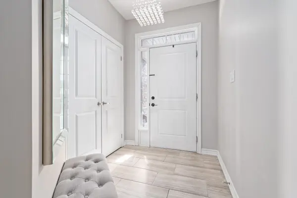 86 Pettitt DR, Guelph, ON N1E 0M2