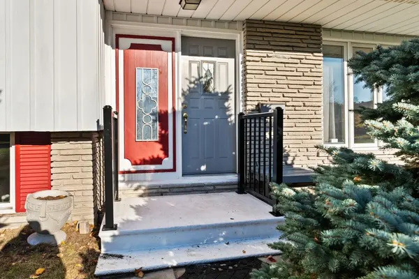 26 A & B Ettrick CRES, Barrhaven, ON K2J 1G1