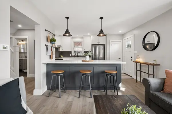 17 Barclay AVE, Kitchener, ON N2M 4B2