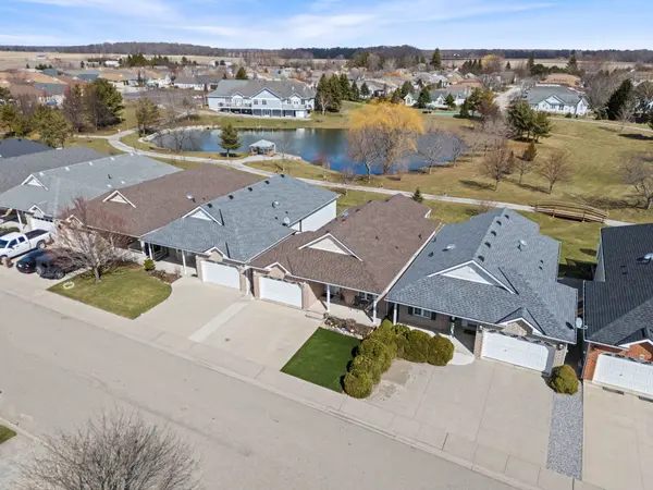 37 Upper Canada DR, Norfolk, ON N0E 1M0