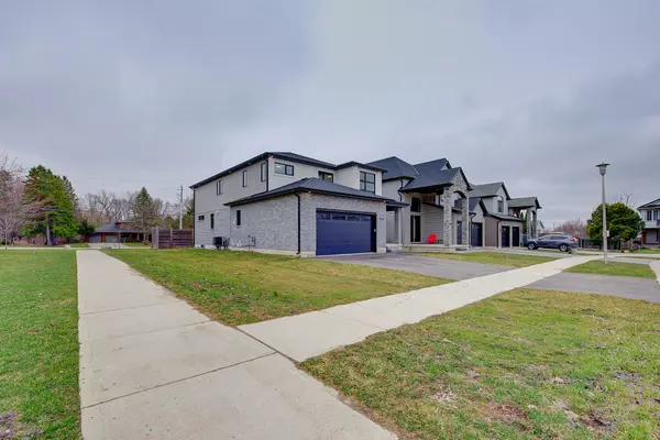 1564 Benjamin DR, London East, ON N5V 5J5