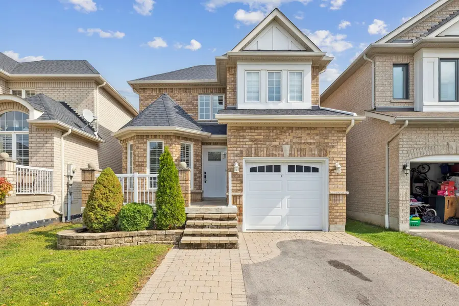 43 Chatterson ST, Whitby, ON L1R 0B3