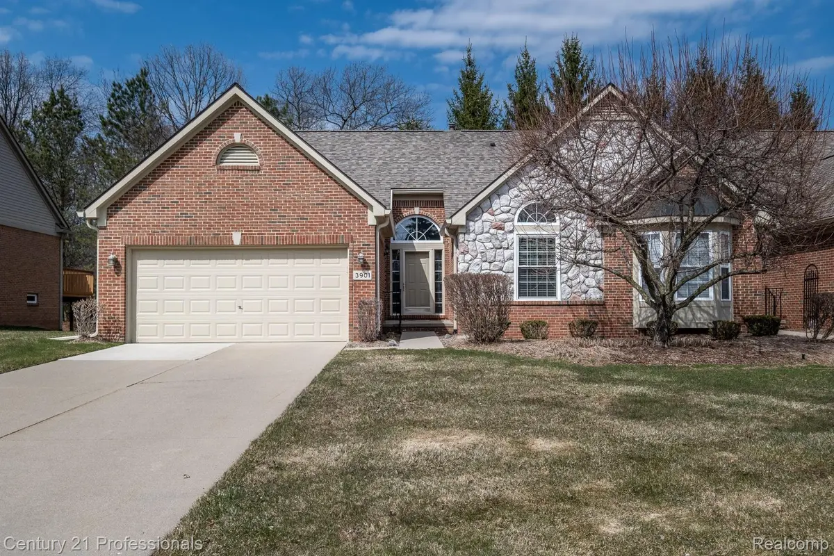 3901 Arbor DR, Auburn Hills, MI 48326