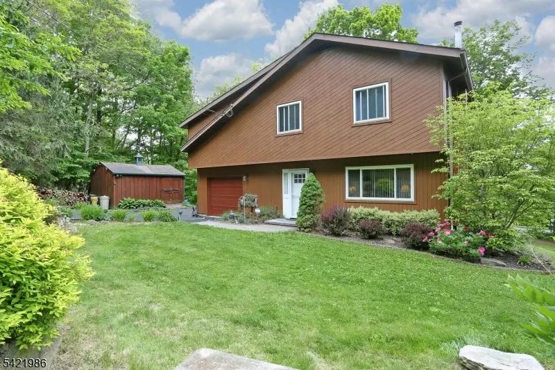 64 Larchmont Dr, West Milford Twp., NJ 07421