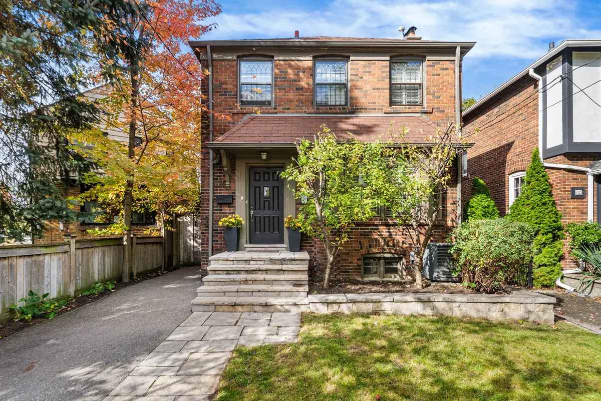 10 Heather RD, Toronto C11, ON M4G 3G3