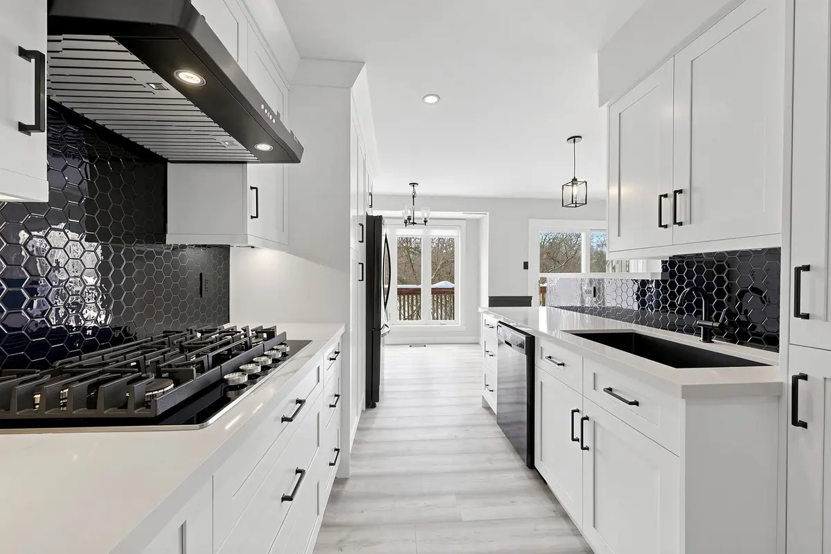 35 Anderson PL, Aurora, ON L4G 6G4