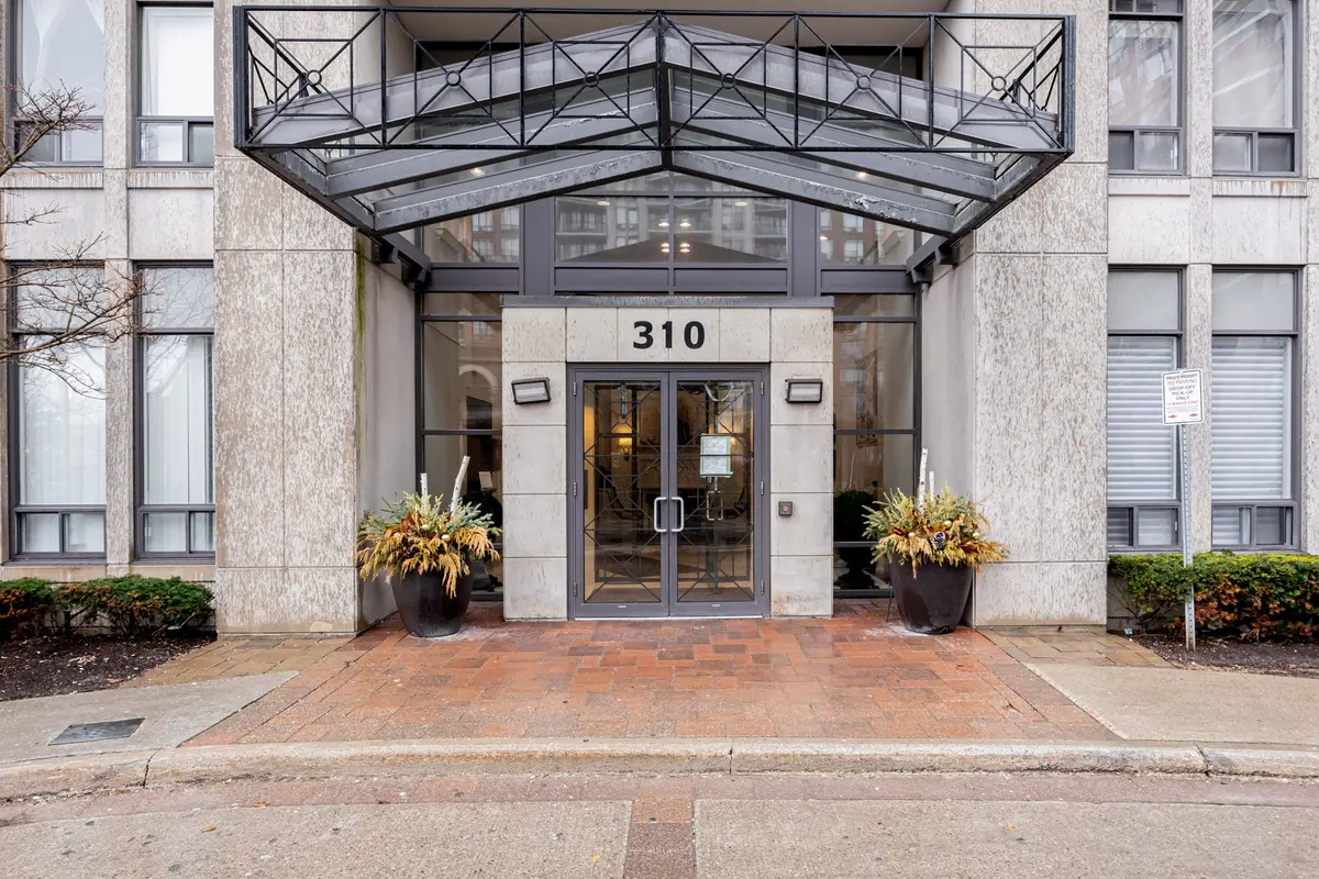 310 Red Maple RD #201, Richmond Hill, ON L4C 0T7