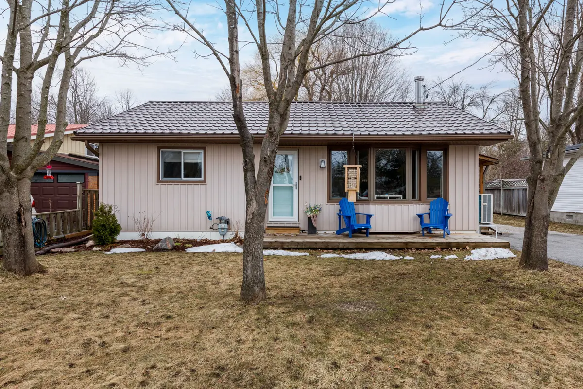 678 Rose LN, Innisfil, ON L9S 2H5