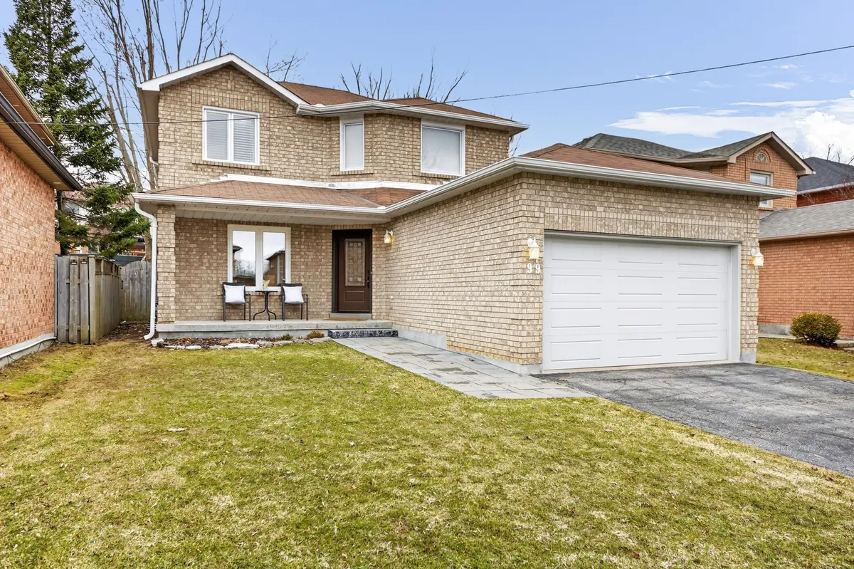 99 Bishop DR, Barrie, ON L4N 7P4