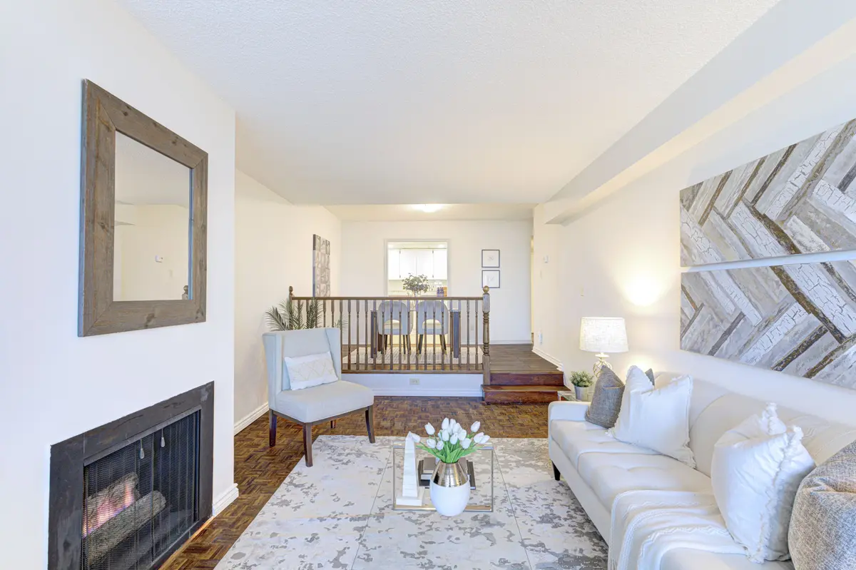 20 Speers RD #304, Oakville, ON L6K 3R5